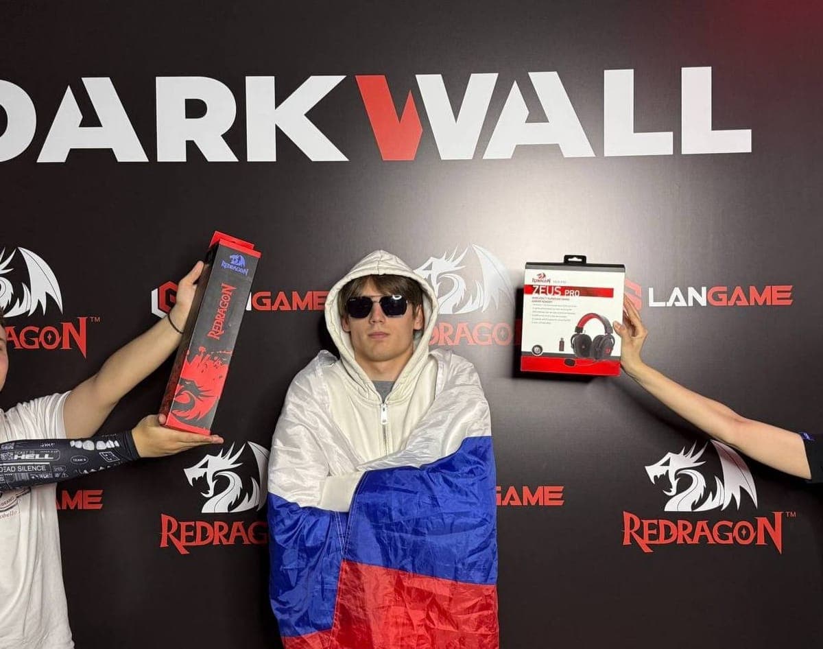 MVP турнира CS2 DARKWALL — necrett с призами Redragon (коврик и наушники Zeus Pro)