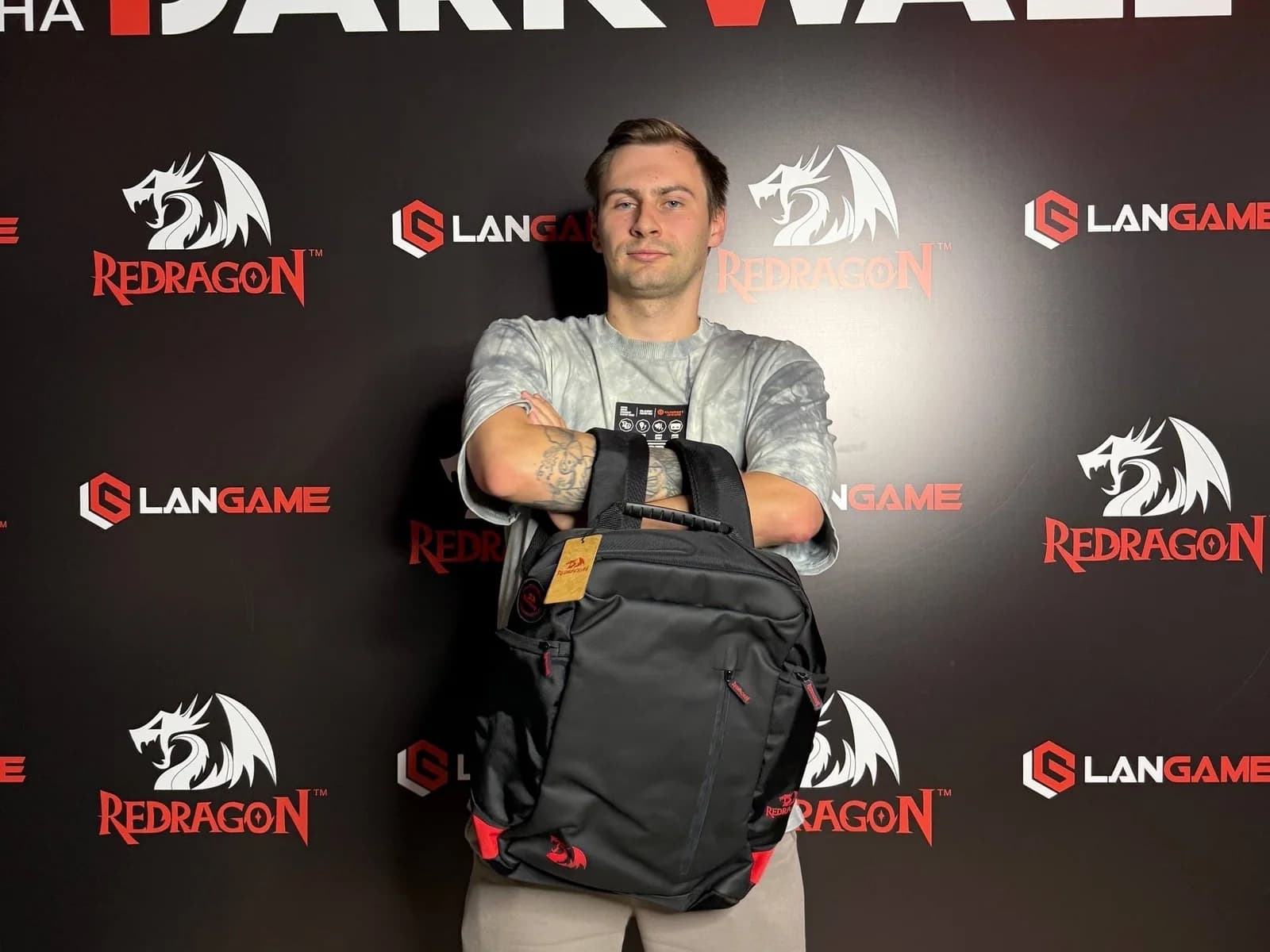 MVP Welcome Cache Solo Draft — AkiraUmi с рюкзаком Redragon