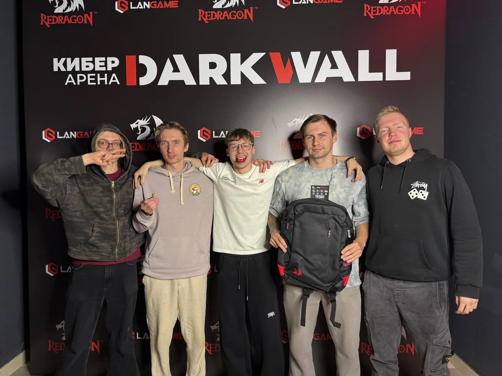 Победители Welcome Cache Solo Draft — team_kakav0zik с MVP AkiraUmi и рюкзаком Redragon