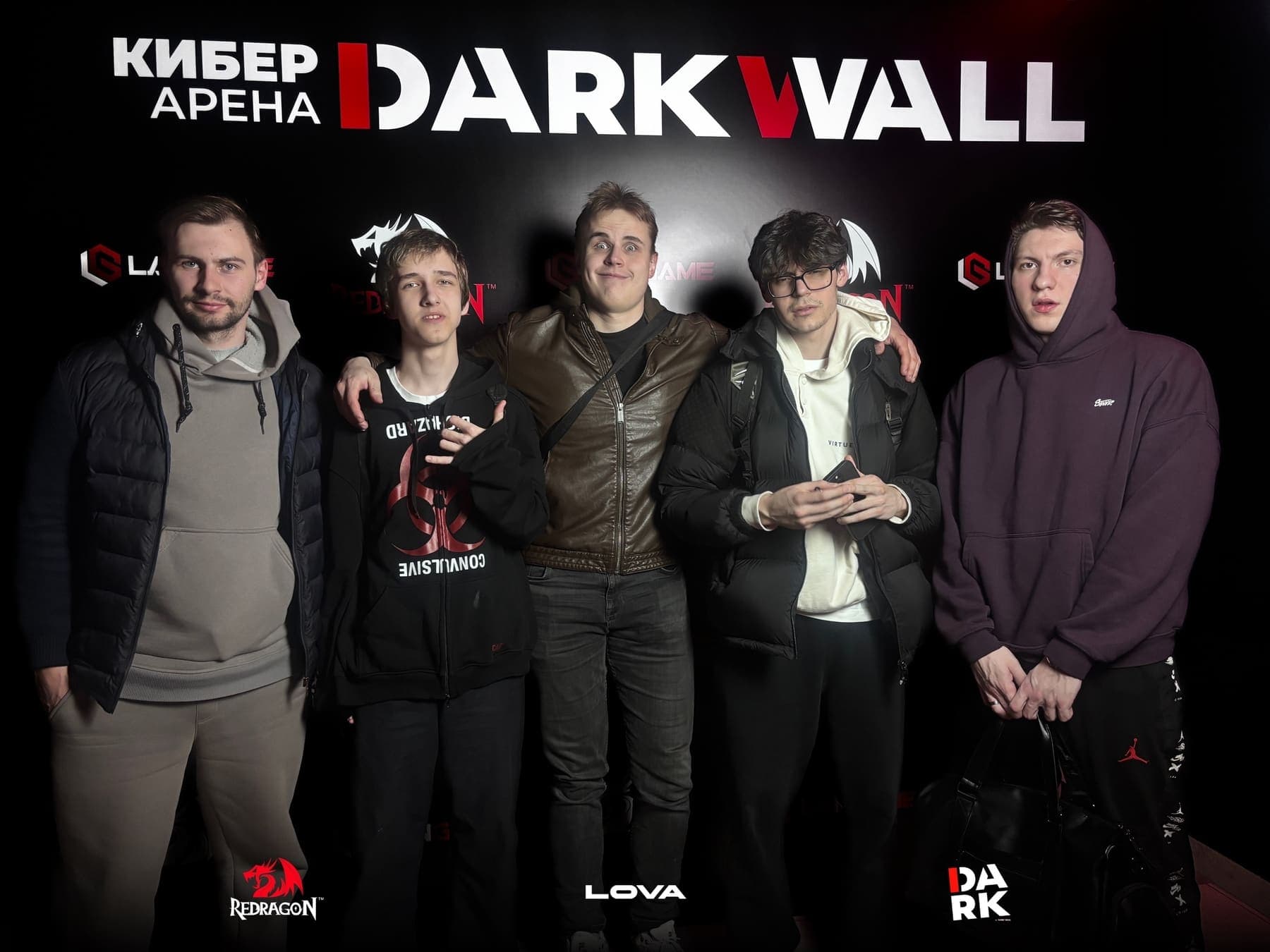 Победители team_LOVA на турнире CS2 Solo Draft x DARKWALL x Redragon